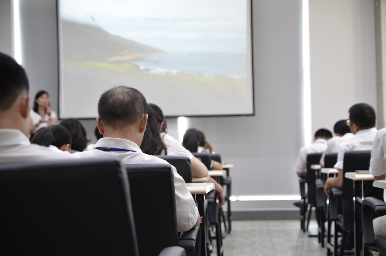 大学生兼职是否值得考虑？专注于学业与个人发展的权衡之道